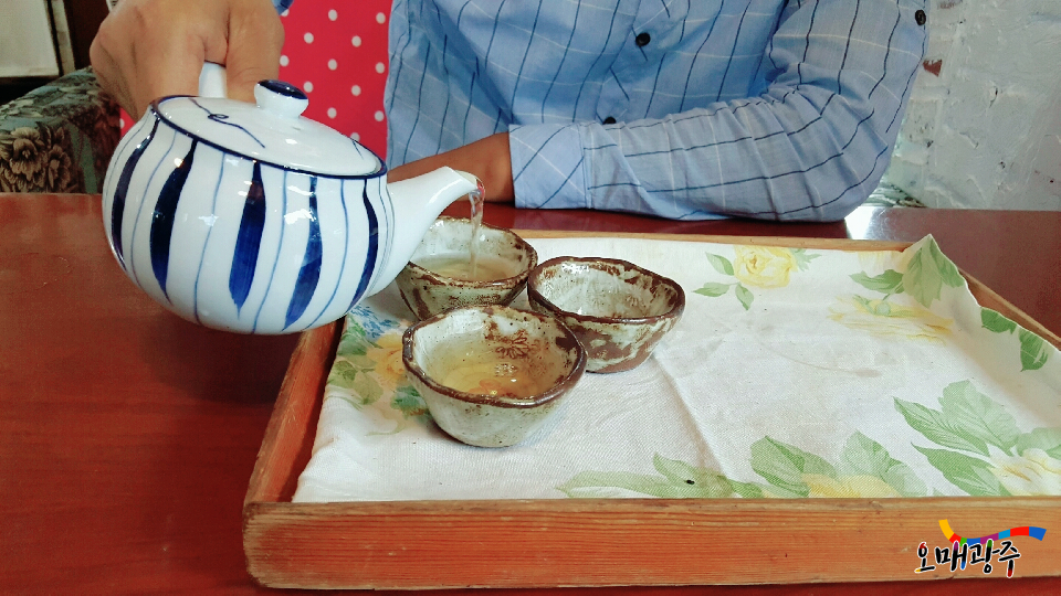 [동명동 카페, 하늘아래서] 허브차