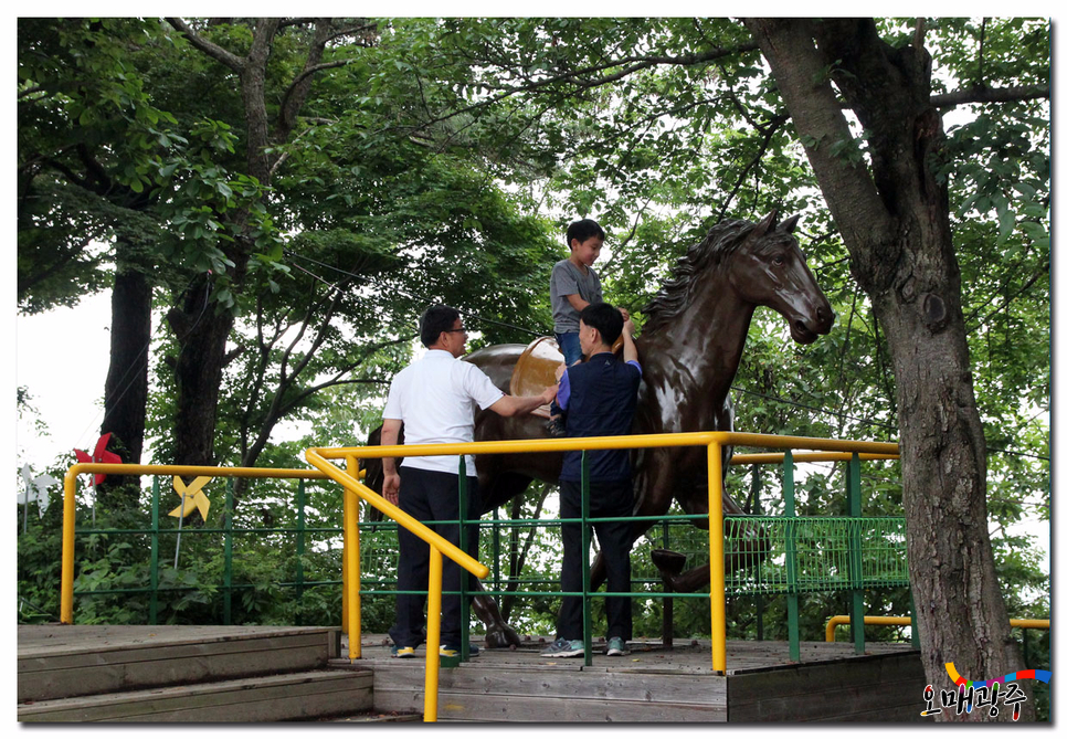[광주 놀만한곳, 무등산 모노레일] 팔각정에 있는 조형말